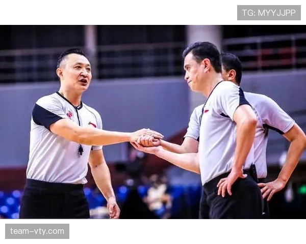 犯规判定的关键：裁判如何区分合理对抗与违规动作